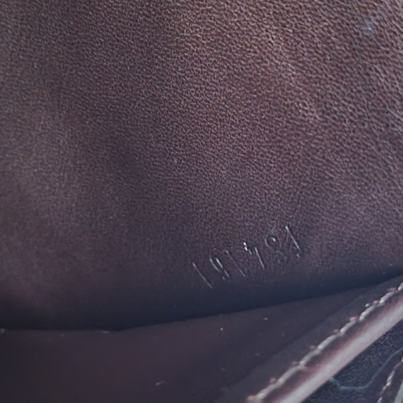 Auth Louis Vuitton Vernis Rayures Wallet Limited Edition Valentines Day 2012 - Picture 15 of 16